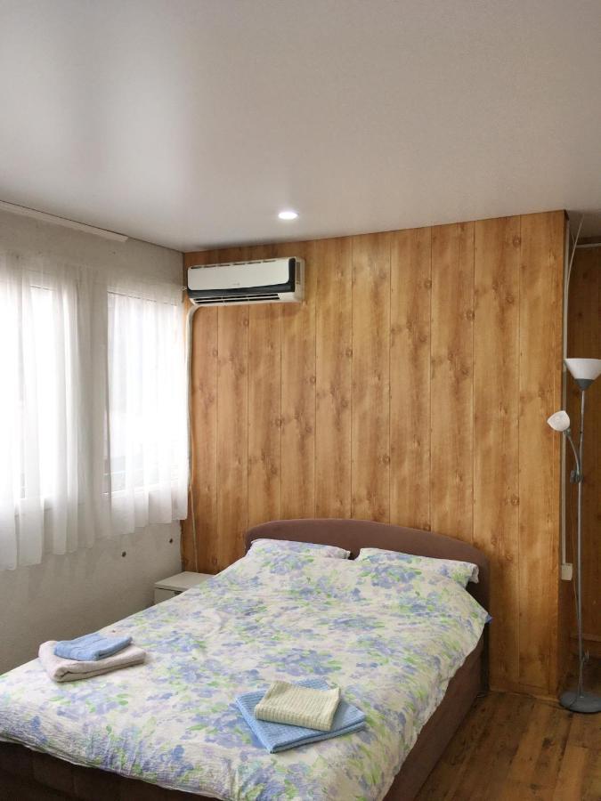 Hotel Splav Guest Hause Gusar Belgrado Exterior foto